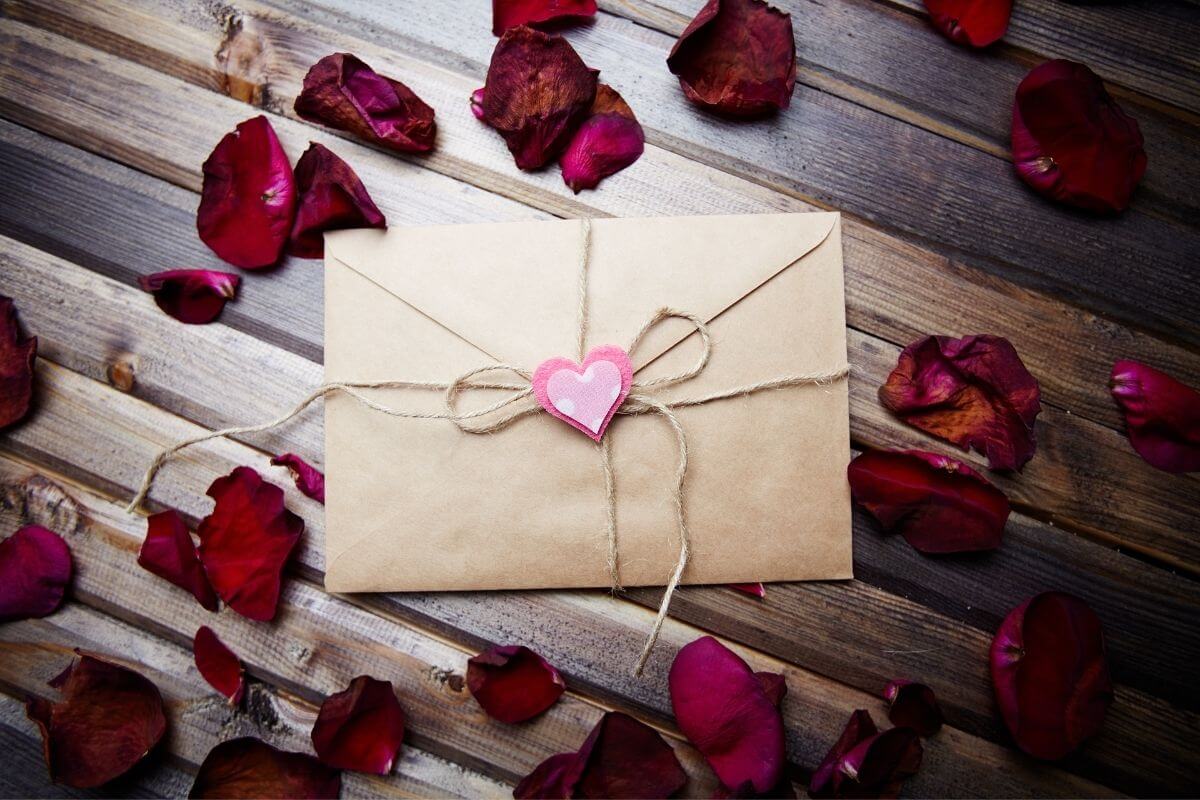 5 Romantic Gift Box Ideas