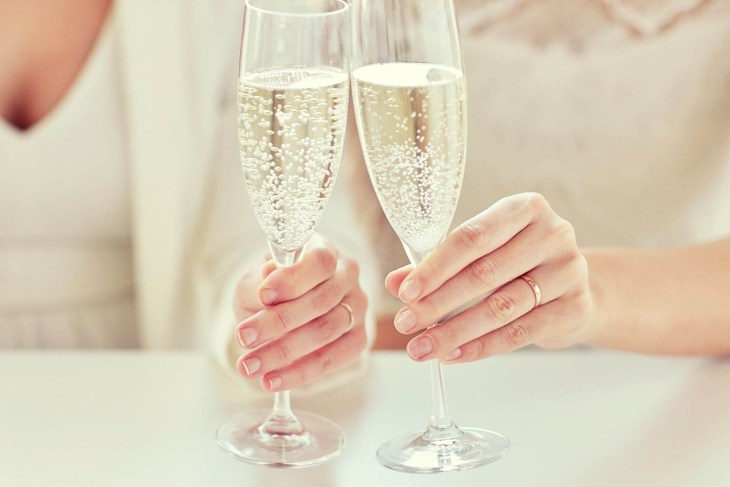 5 Delicious Champagne Cocktail Recipes To Have At Your Wedding